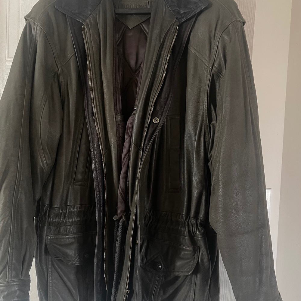 Men 3/4 Leather Jacket, army Green, size XL, insulated, perfect condition